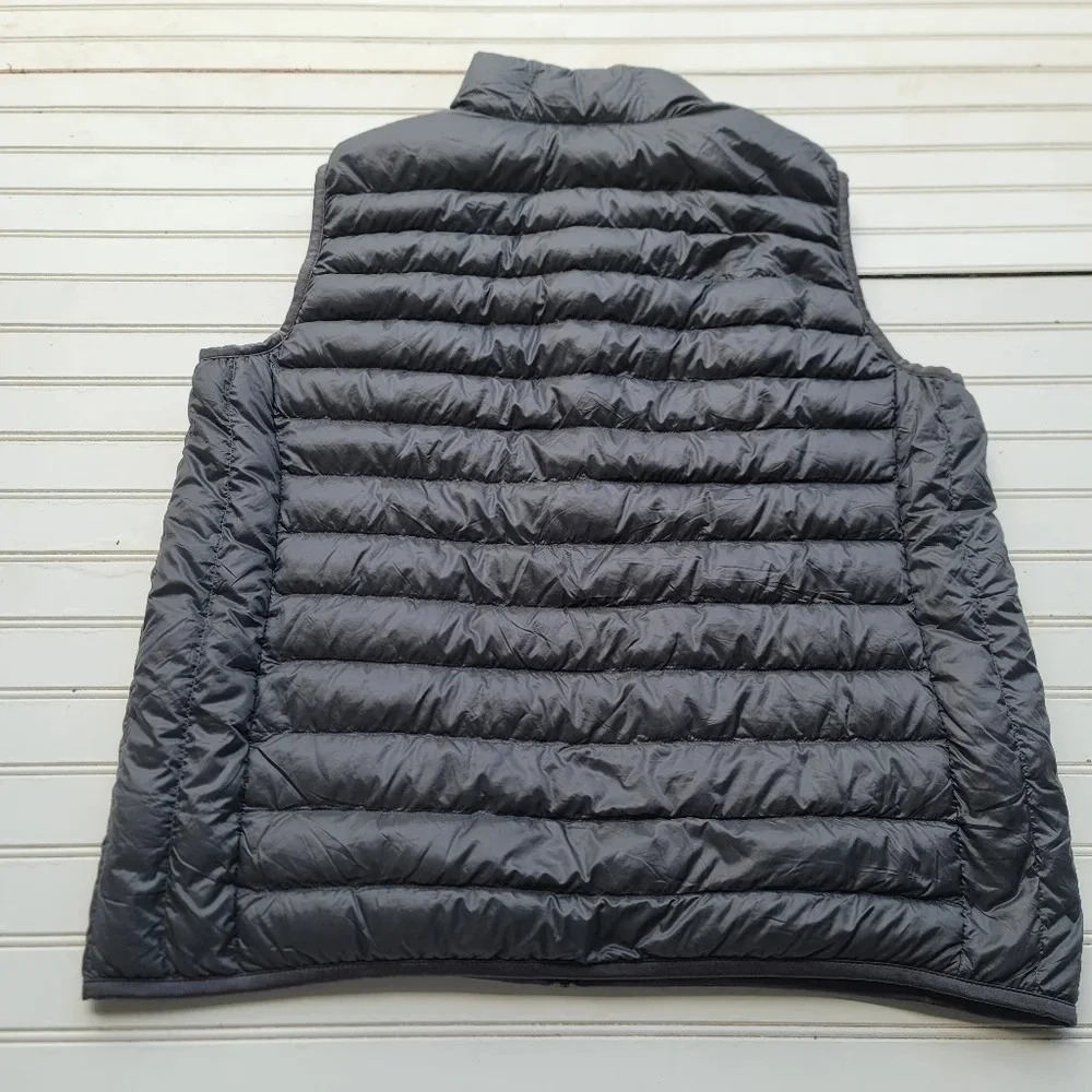 UNI QLO Zip Front Puffer Vest Pockets Charcoal Gray Soft Down XL Outdoor Winter - Picture 6 of 8
